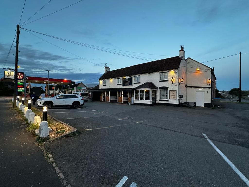 Hotel Leaking Well, Dunhampton Stourport Exterior foto